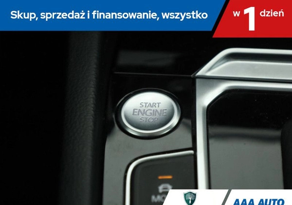 Volkswagen Arteon cena 115000 przebieg: 116349, rok produkcji 2017 z Kłecko małe 352